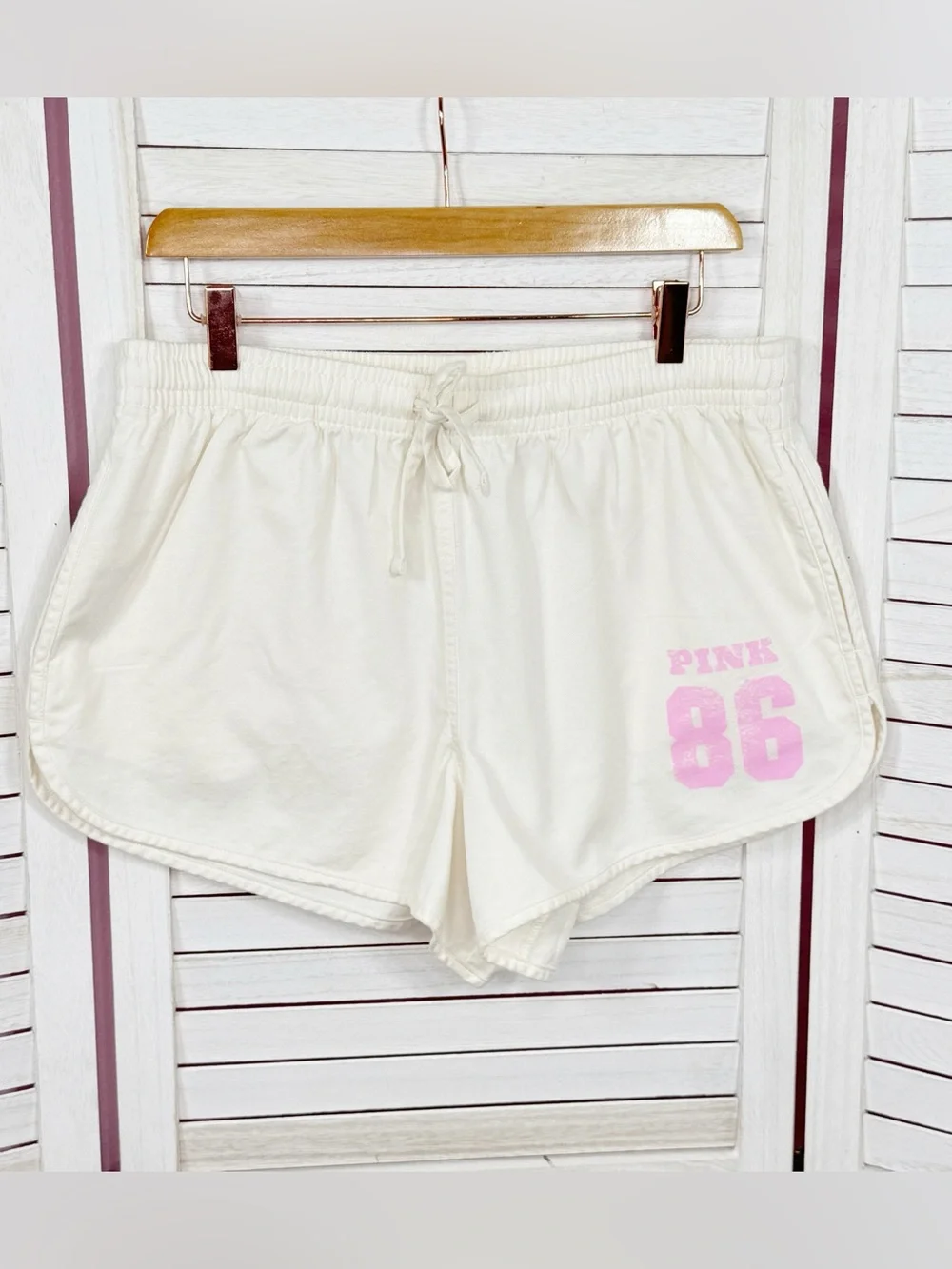 Pink by‎ Victorias Secret Retro Logo Athleisure Jogger Shorts Cream Pink Large